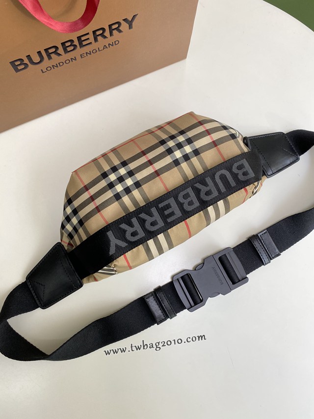 Burberry專門店新款休閒腰包 巴寶莉拼色尼龍材質男女款腰包挎包 yxb1153